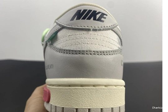 Lot Dunk DM1602-108 O-W 7 Low Nike 0324